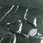 دستبند بافت‌دار عقیق مشکی خطی کد 3758 - تصویر 3